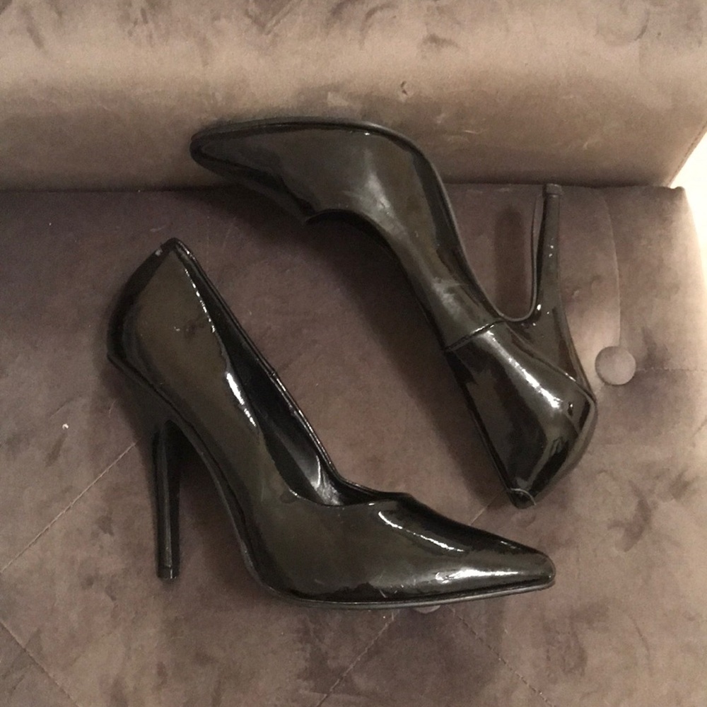Black leather Heels size 7